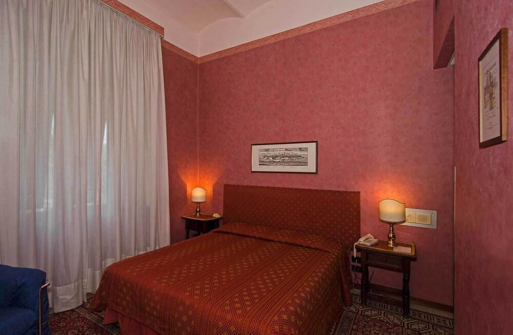 Hotel Rex Lucca Ngoại thất bức ảnh