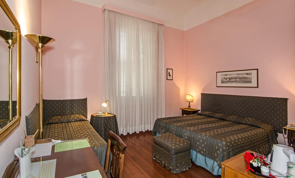 Hotel Rex Lucca Phòng bức ảnh