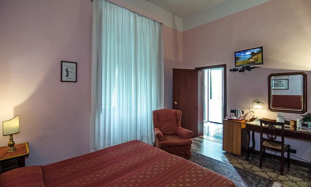 Hotel Rex Lucca Phòng bức ảnh