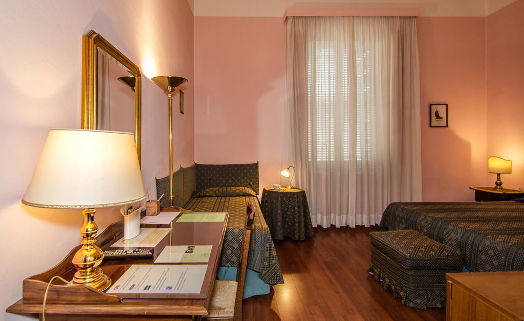 Hotel Rex Lucca Phòng bức ảnh